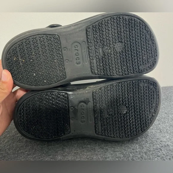 Crocs‎ - Picture 4 of 5